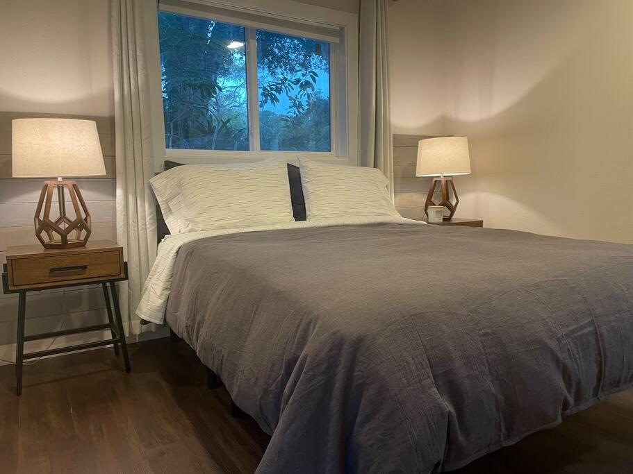 Shares Courtyard Luxury Apt - New! Rockledge Extérieur photo