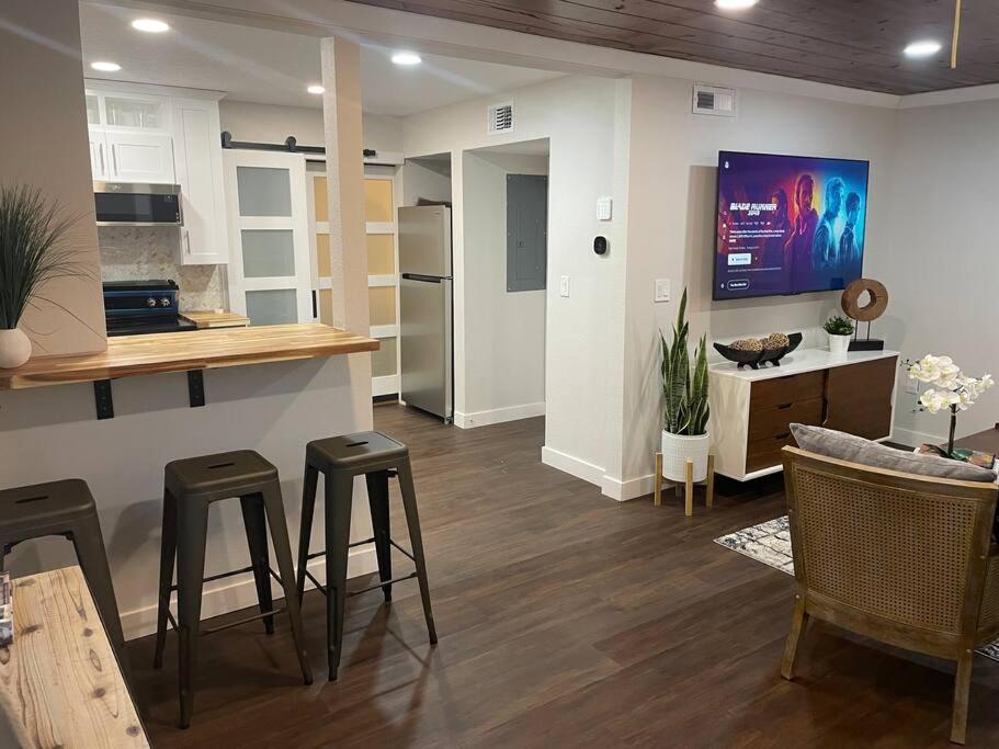 Shares Courtyard Luxury Apt - New! Rockledge Extérieur photo