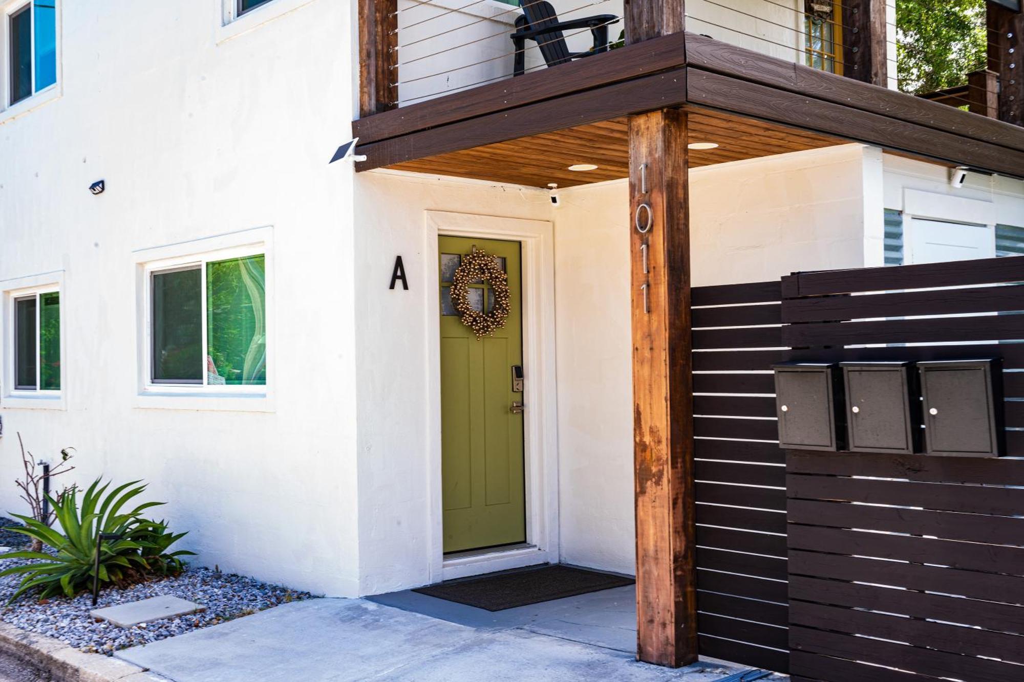 Shares Courtyard Luxury Apt - New! Rockledge Chambre photo