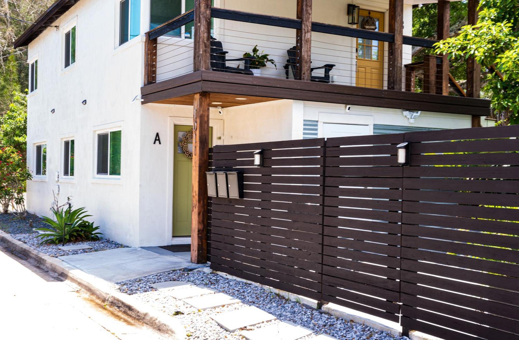 Shares Courtyard Luxury Apt - New! Rockledge Chambre photo