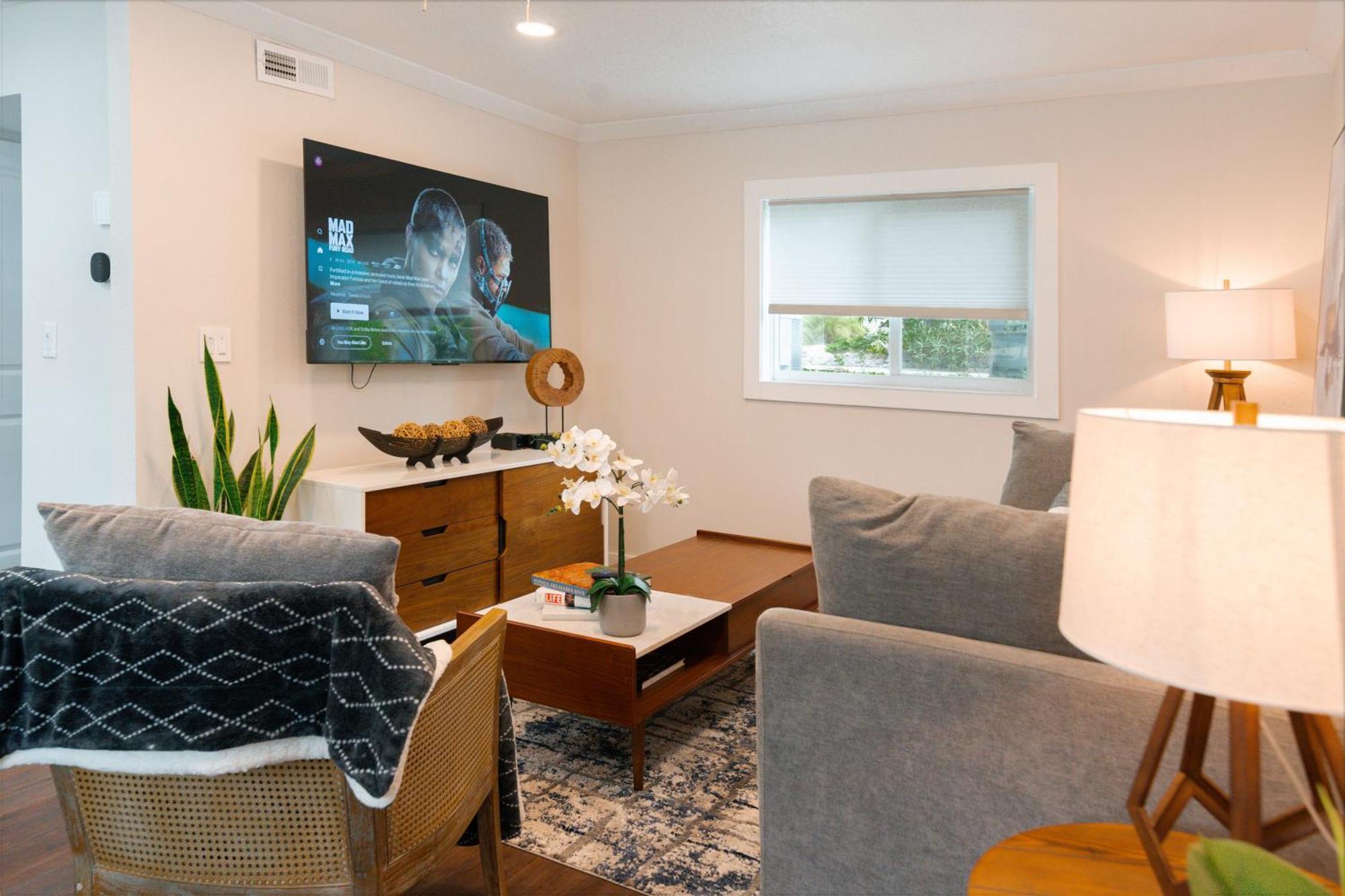 Shares Courtyard Luxury Apt - New! Rockledge Extérieur photo